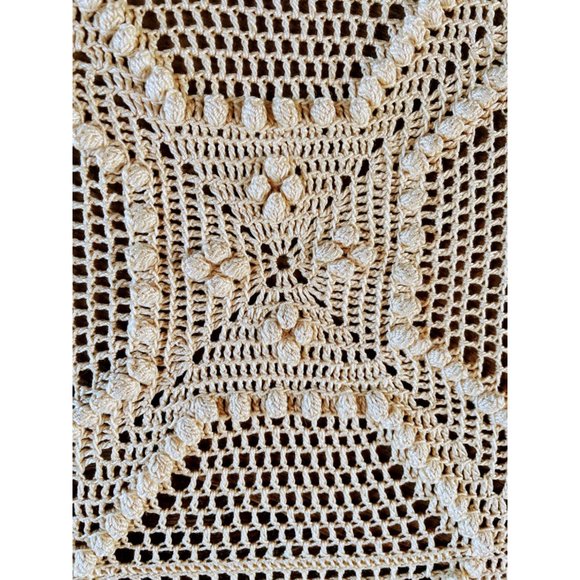 Antique/Vintage Cotton crochet Thread Bedspread with Fringe 108x82" - Picture 4 of 13